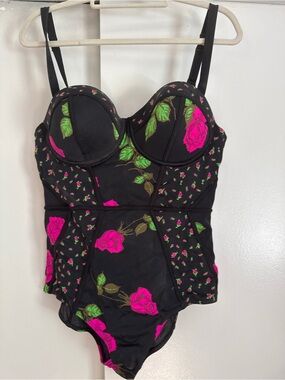 Betsy Johnson by Torrid Black swimsuit with Hot Pink Rose Print size 12